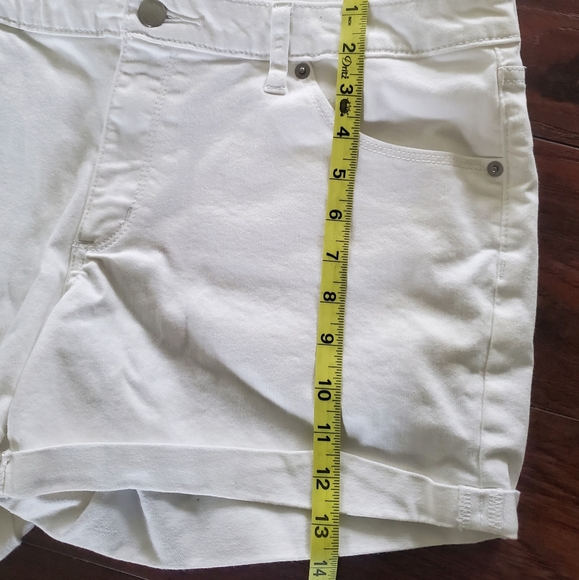 Universal Thread White Jeans Shorts - Picture 6 of 8